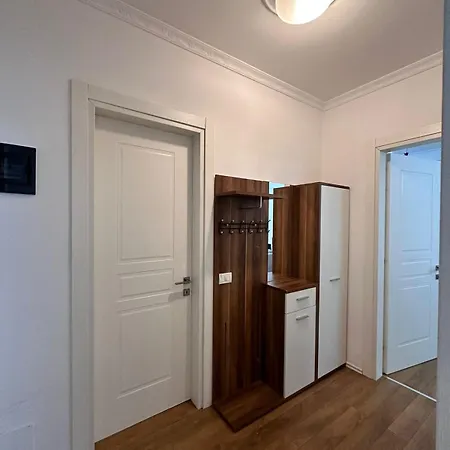 Apartment Dapartment *
